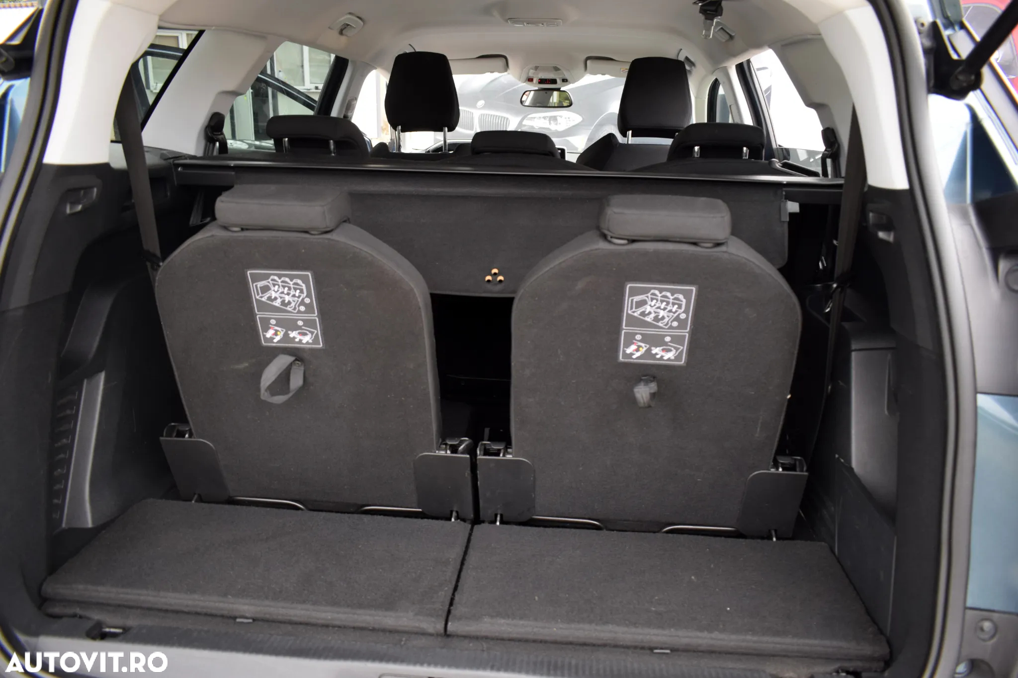 Peugeot 5008 1.6 BlueHDI EAT6 Allure - 23