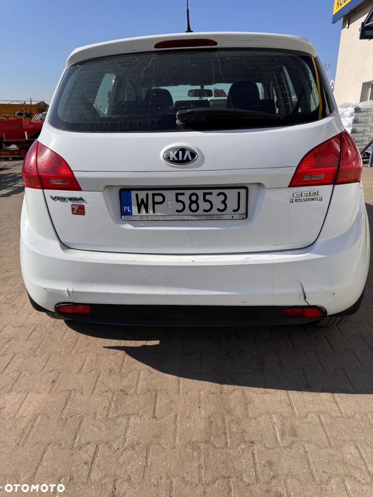 Kia Venga - 3