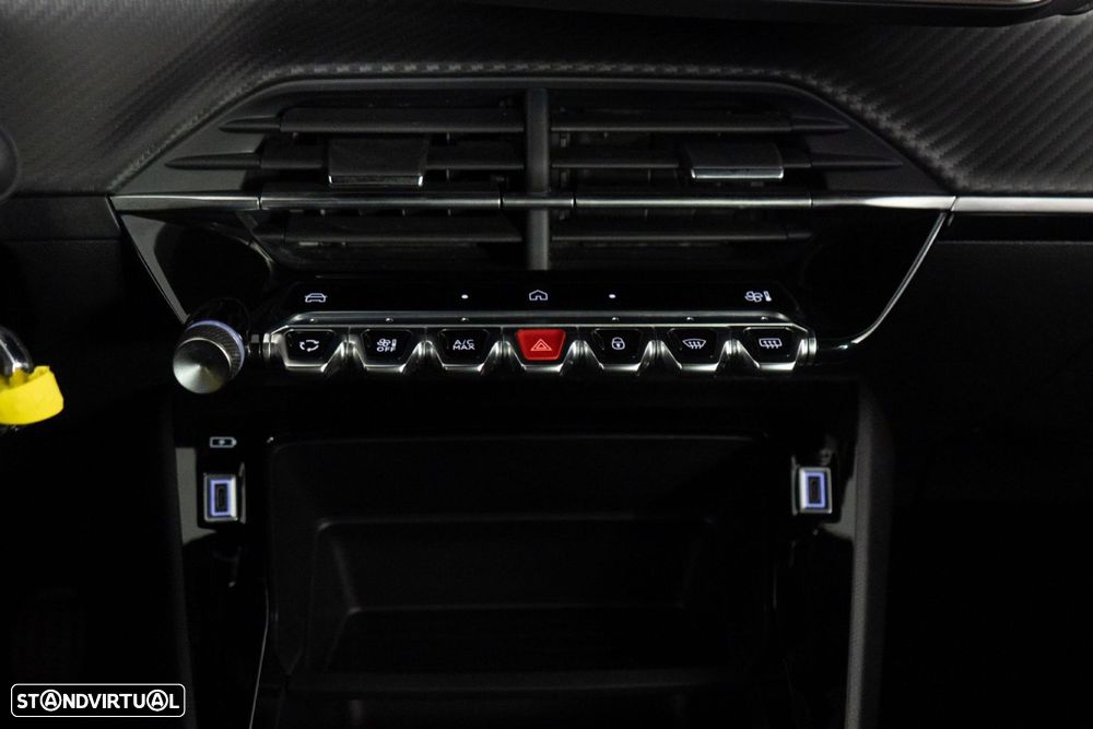 Peugeot 2008 1.2 PureTech Active Pack - 29