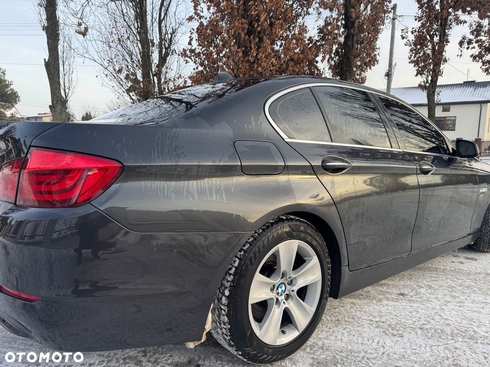BMW Seria 5 528i xDrive - 8