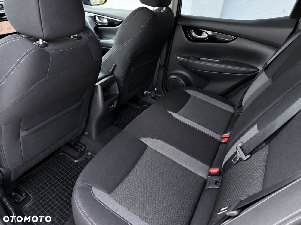 Nissan Qashqai 1.3 DIG-T N-Connecta - 30