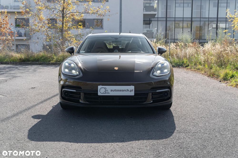 Porsche Panamera 4 E-Hybrid - 3