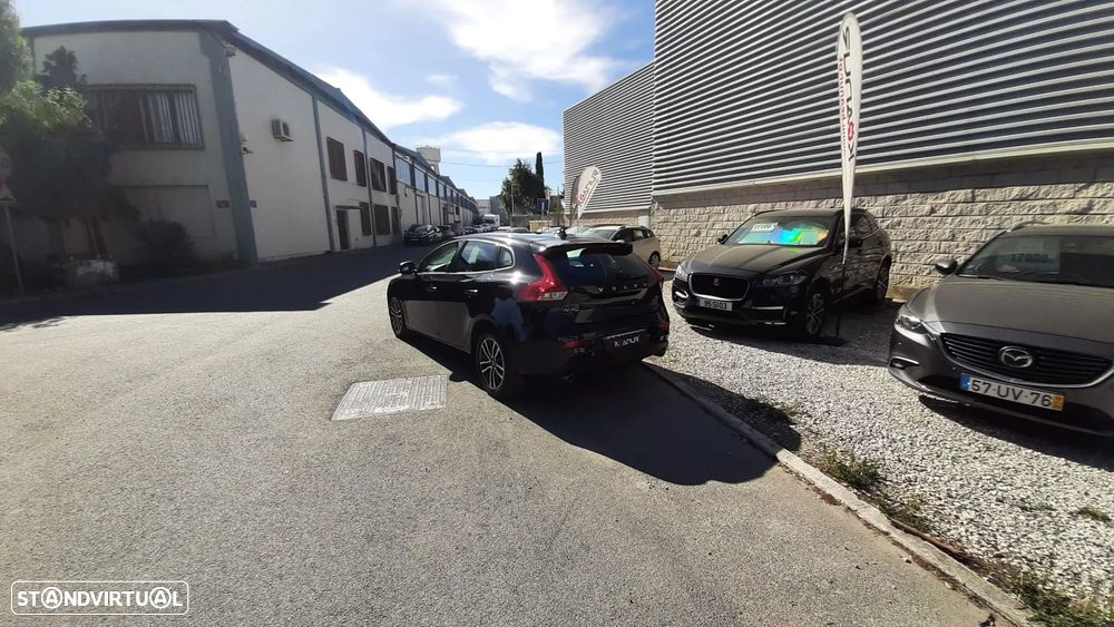 Volvo V40 2.0 D3 Momentum - 25