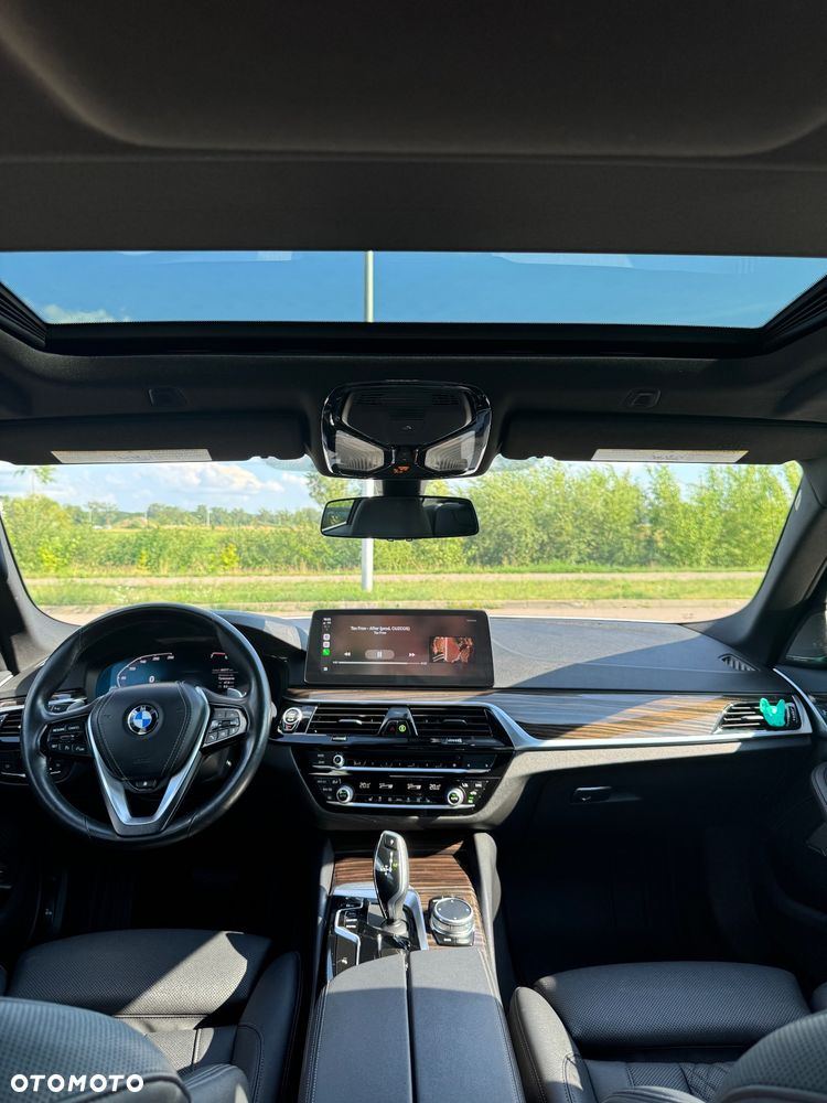BMW Seria 5 530i xDrive GPF Sport Line sport - 15