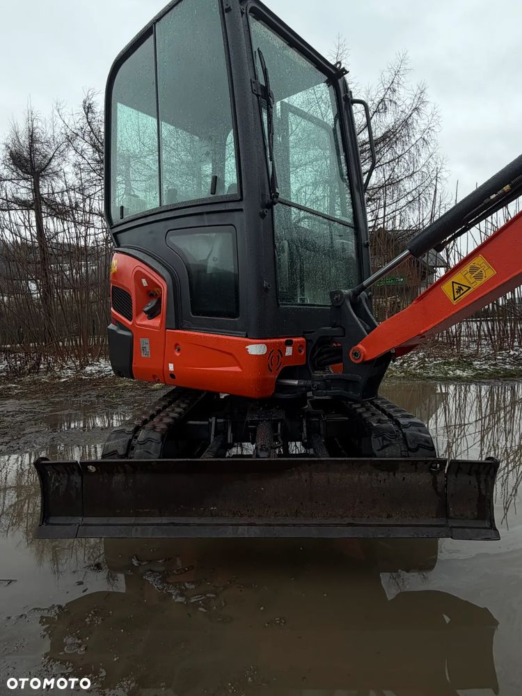Kubota KX016-4 Koparka Gąsienicowa 2 tony. DEKRA aktualna do 2026r. Rozsuwane Hydr. podwozie! Sprowadzona z Gospodarstwa Norweskiego! Zero luzów i wycieków. Maszyna jak Nowa z Salonu! 2016rok. Pełna Dokumentacja. Gąsienice bez zużycia! Łyżka Skarpowa! Szybkozłącze! szybka wolna jazda. Ani deka luzów i wycieków. OKAZJA - 6