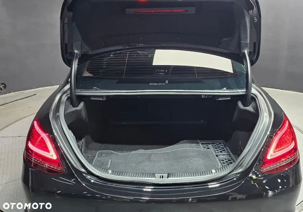 Mercedes-Benz Klasa C 200 9G-TRONIC Edition - 18