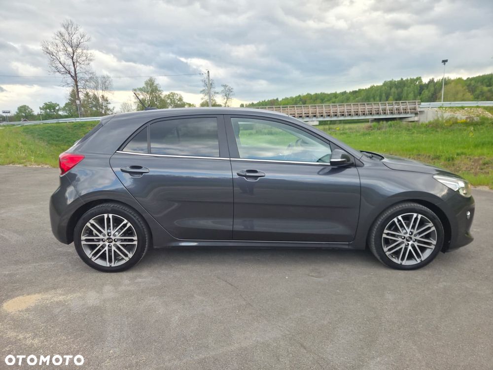 Kia Rio 1.4 L - 4