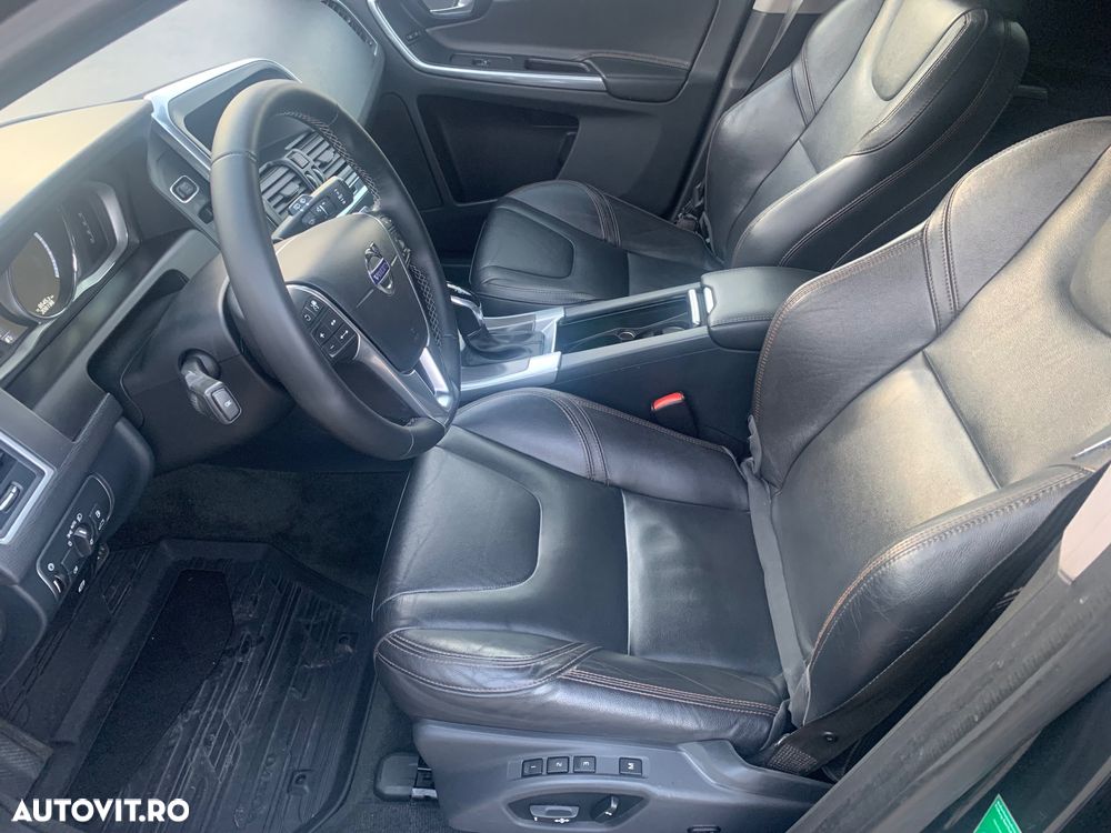 Volvo XC 60 D5AWD Summum - 5