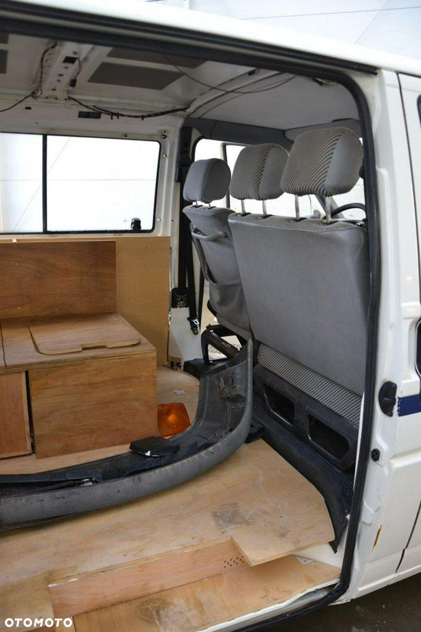Volkswagen Transporter - 29