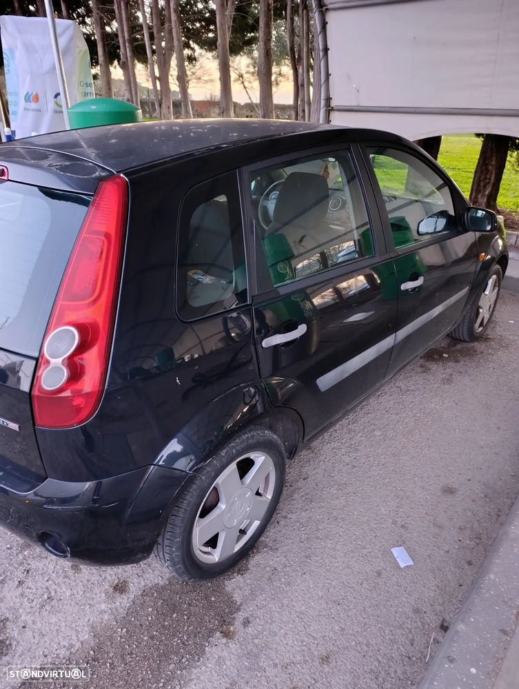 Ford Fiesta 1.4 TDCI Ghia - 2