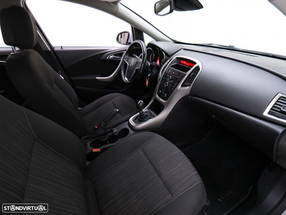 Opel Astra Sports Tourer - 10