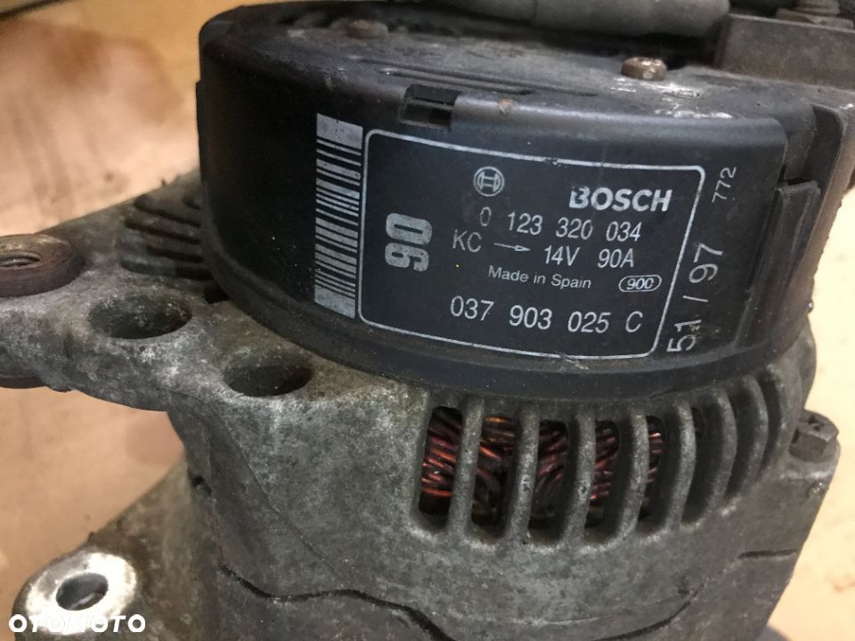 Alternator AUDI A3 8P VW 037903025C - 2