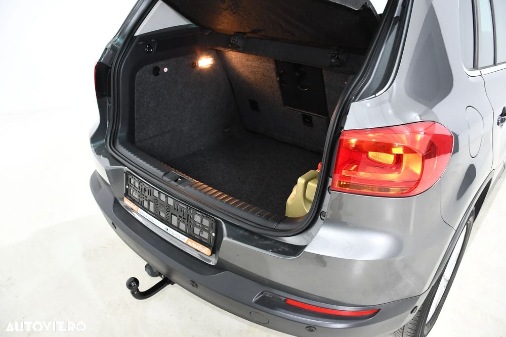 Volkswagen Tiguan 2.0 TDI DPF 4Motion BlueMotion Technology Lounge Sport & Style - 19
