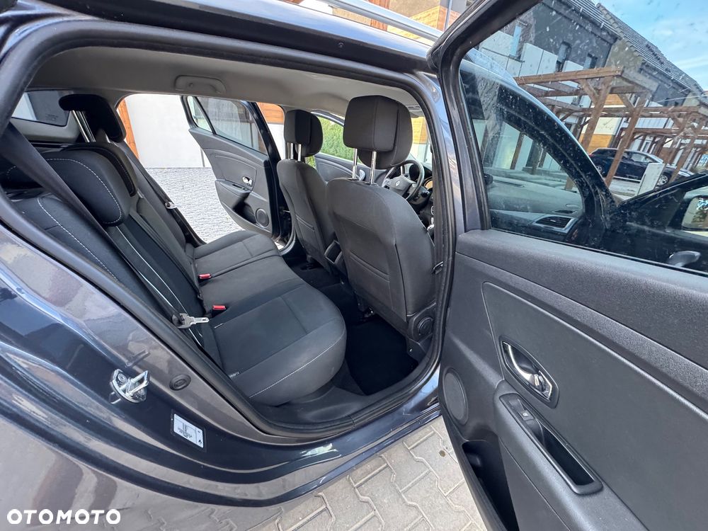 Renault Megane 1.5 dCi Intens EDC - 9