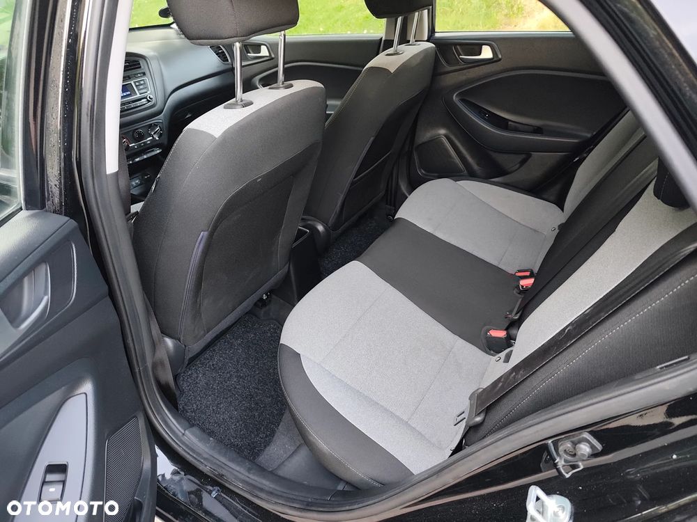 Hyundai i20 - 15