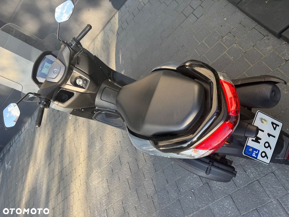 Yamaha NMAX - 4