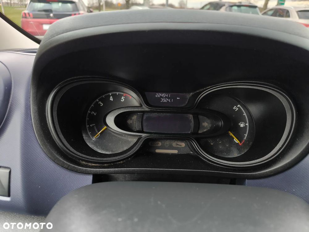 Opel Vivaro - 17