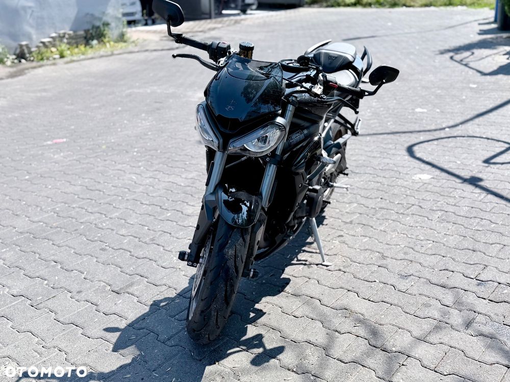 Triumph Street Triple - 4
