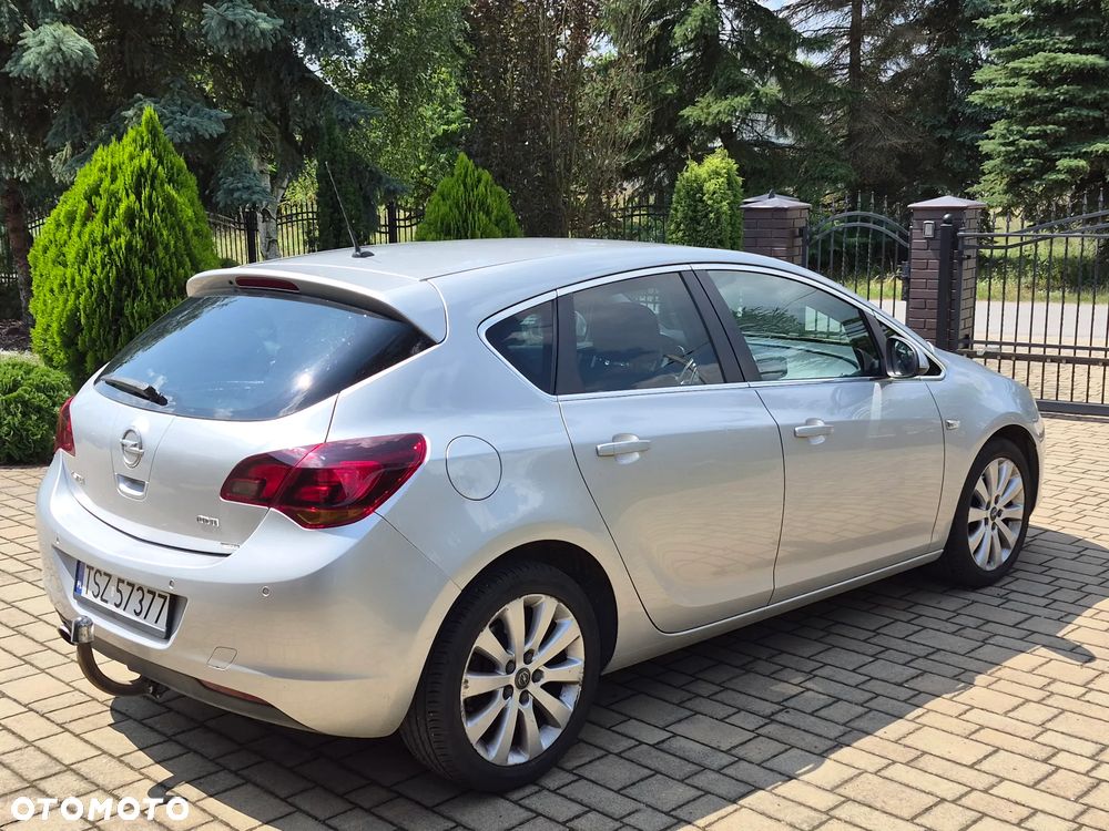 Opel Astra 2.0 CDTI DPF Automatik Cosmo - 4