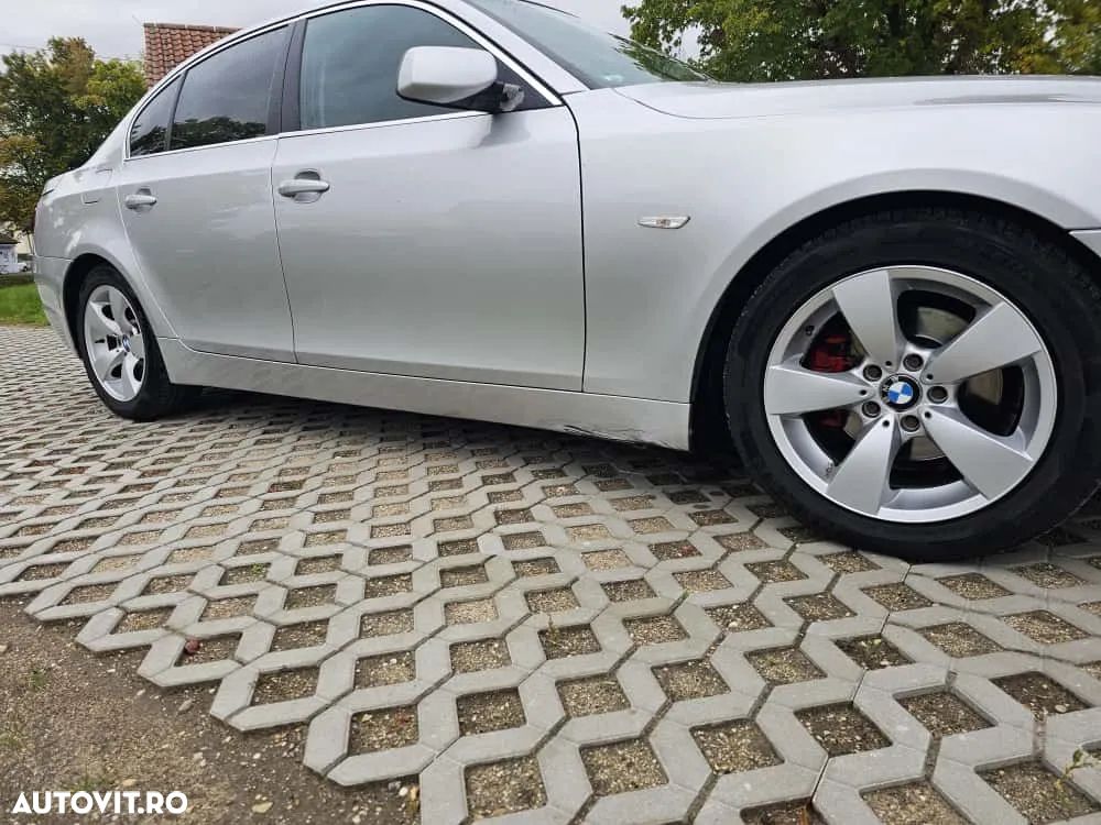 BMW Seria 5 525d Touring - 6