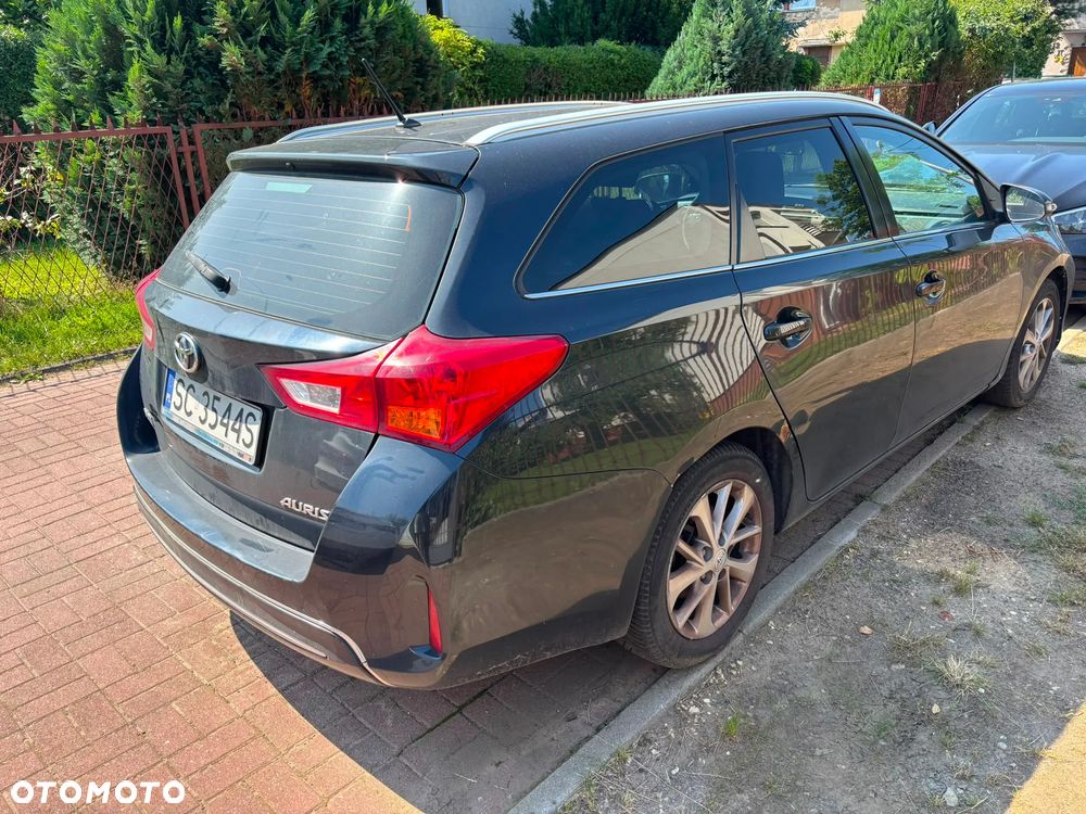 Toyota Auris 2.0 D-4D Comfort - 2
