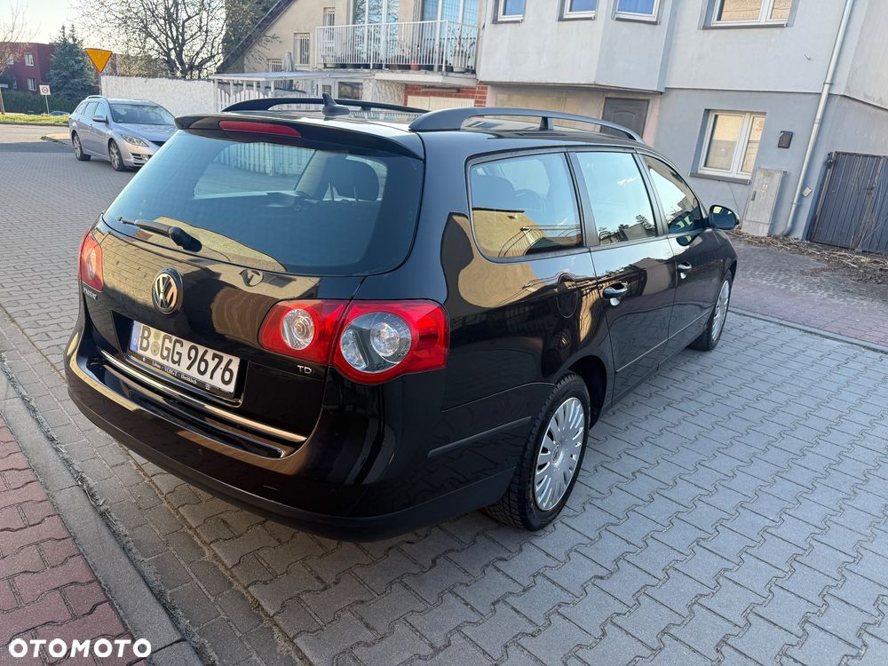 Volkswagen Passat 1.9 TDI DPF Trendline - 4