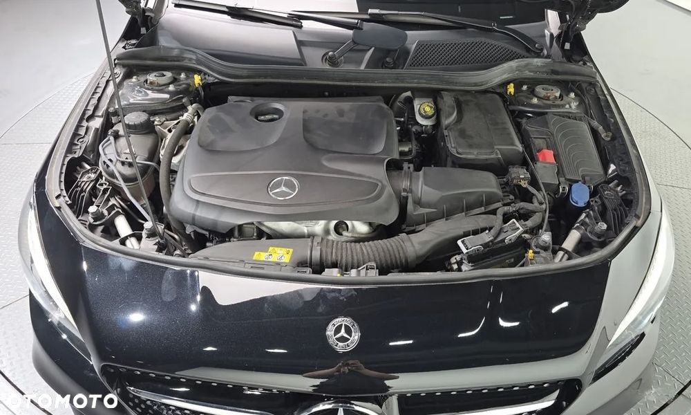 Mercedes-Benz CLA - 21