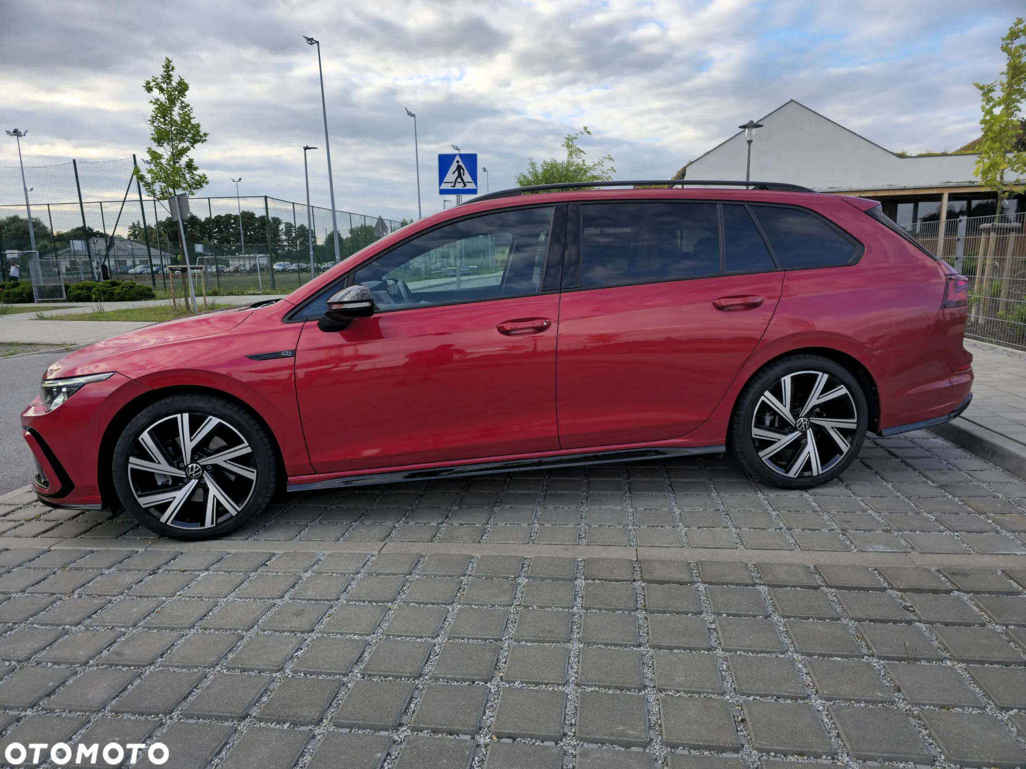 Volkswagen Golf Variant 2.0 TDI SCR DSG R-Line - 11
