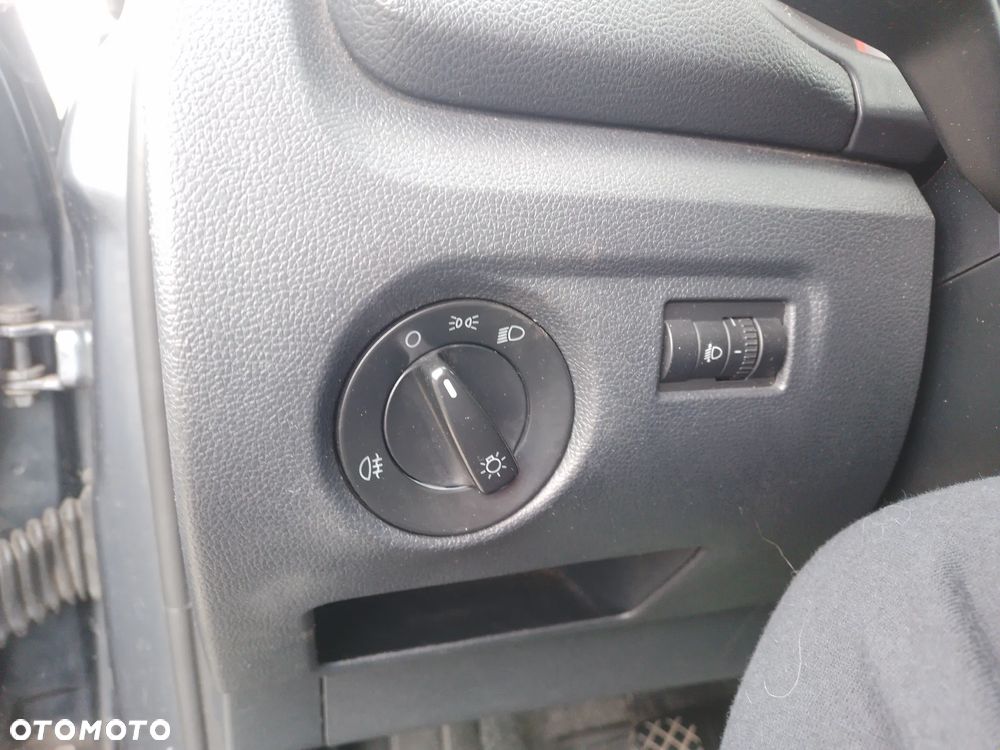 SKODA FABIA II 06-14 1.2 BBM RADIO (JHN) (9j9j) - 9