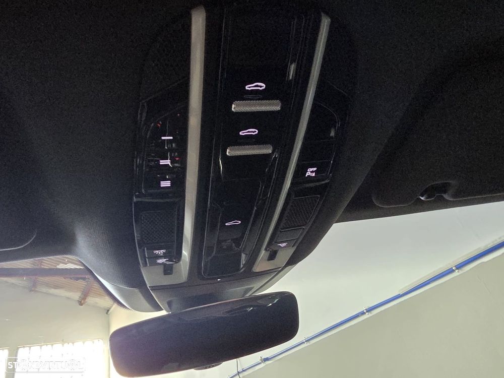 Porsche Panamera 4 E-Hybrid Executive - 17