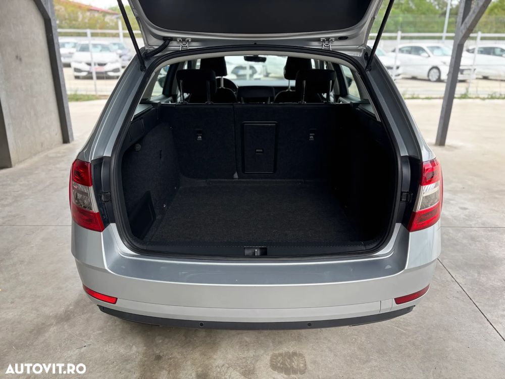Skoda Octavia Combi Diesel 2.0 TDI DSG Ambition - 11