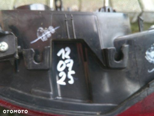 TOYOTA YARIS 3 III LIFT 14-17 PRAWA TYLNA LAMPA ORYGINAŁ - 8