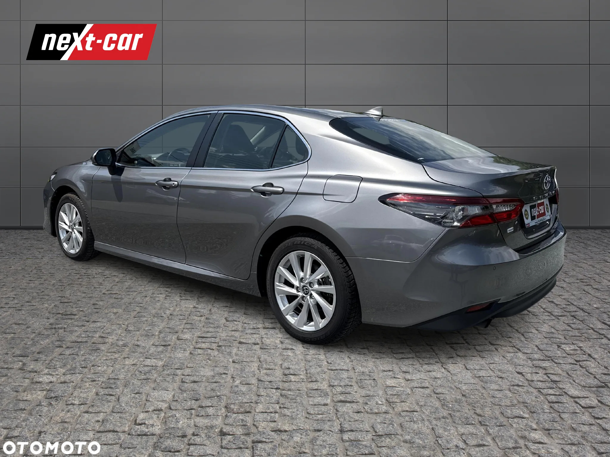Toyota Camry 2.5 Hybrid Comfort CVT - 3