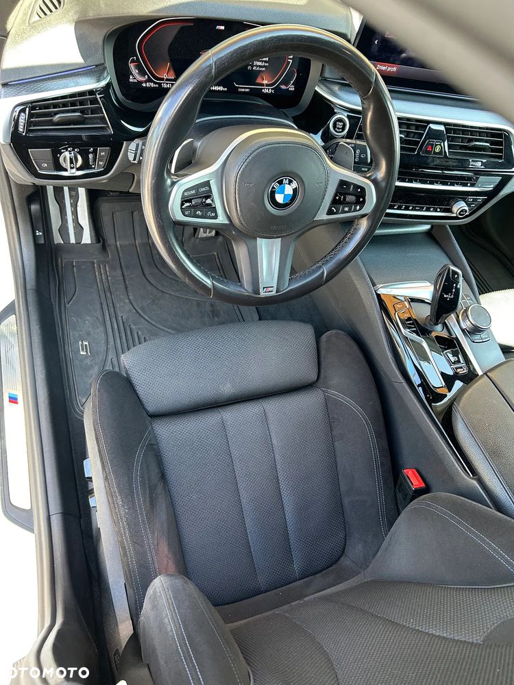BMW Seria 5 520d xDrive M Sport sport - 10