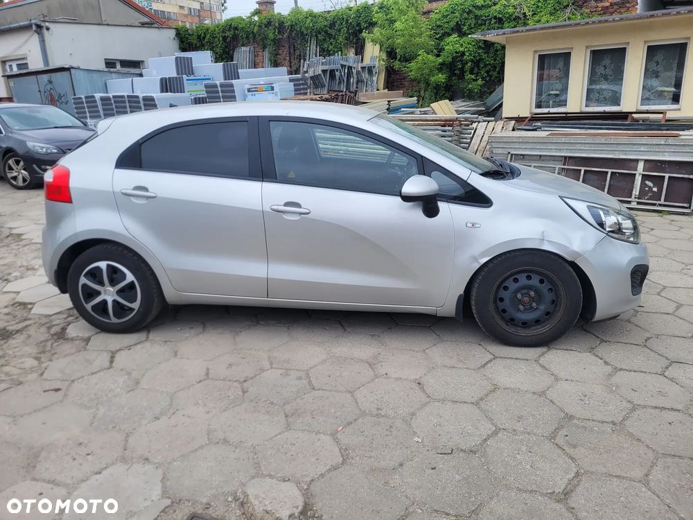 Kia Rio 1.1 CRDI Business Line - 13