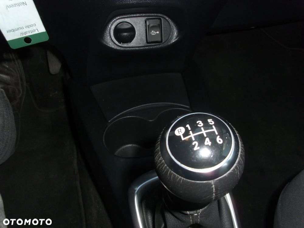 Toyota Yaris 1.5 Premium - 24