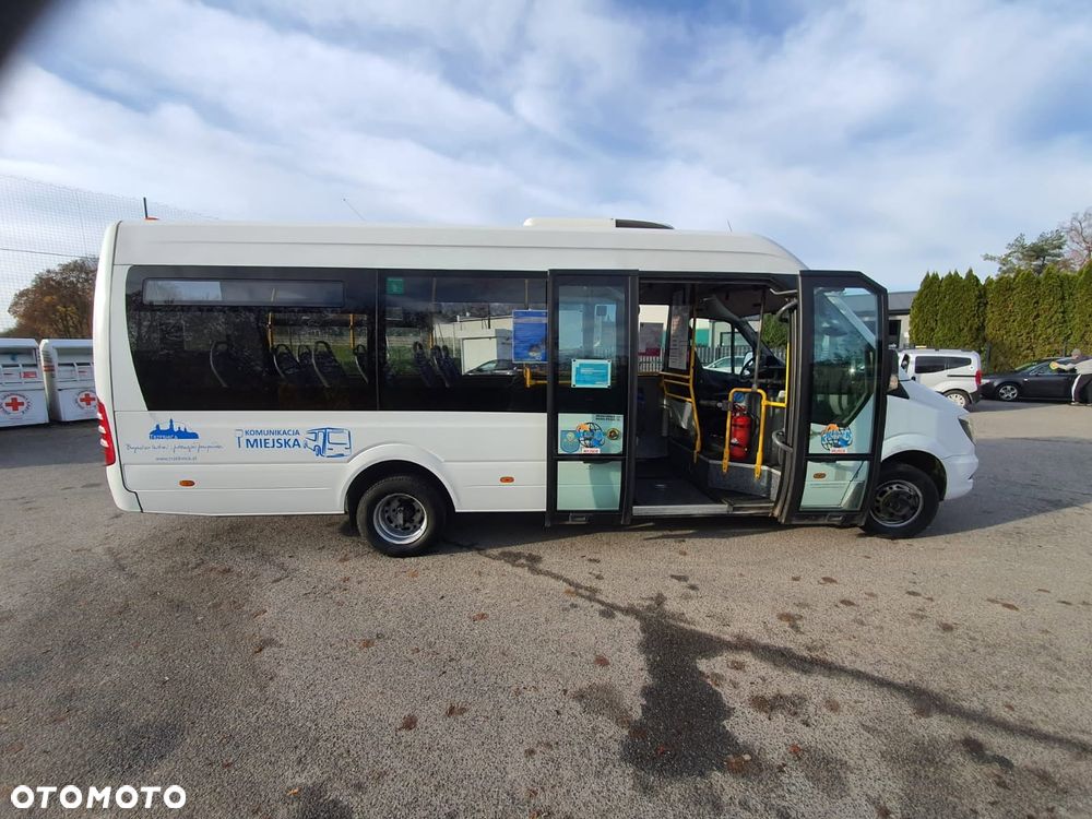 Mercedes-Benz Sprinter - 2