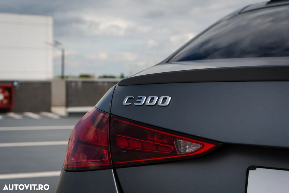 Mercedes-Benz C 300 4MATIC 9G-TRONIC AMG Line - 15