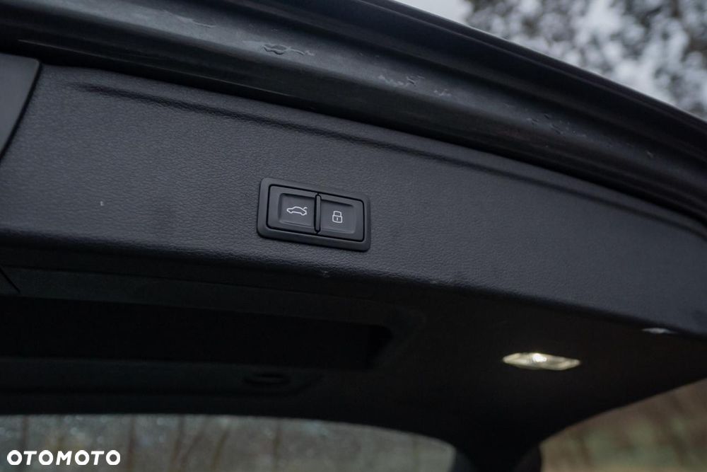 Audi A4 Avant 2.0 TDI S tronic quattro sport - 22