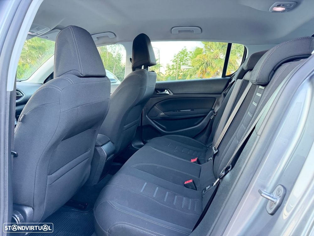 Peugeot 308 1.6 e-HDi Allure - 25