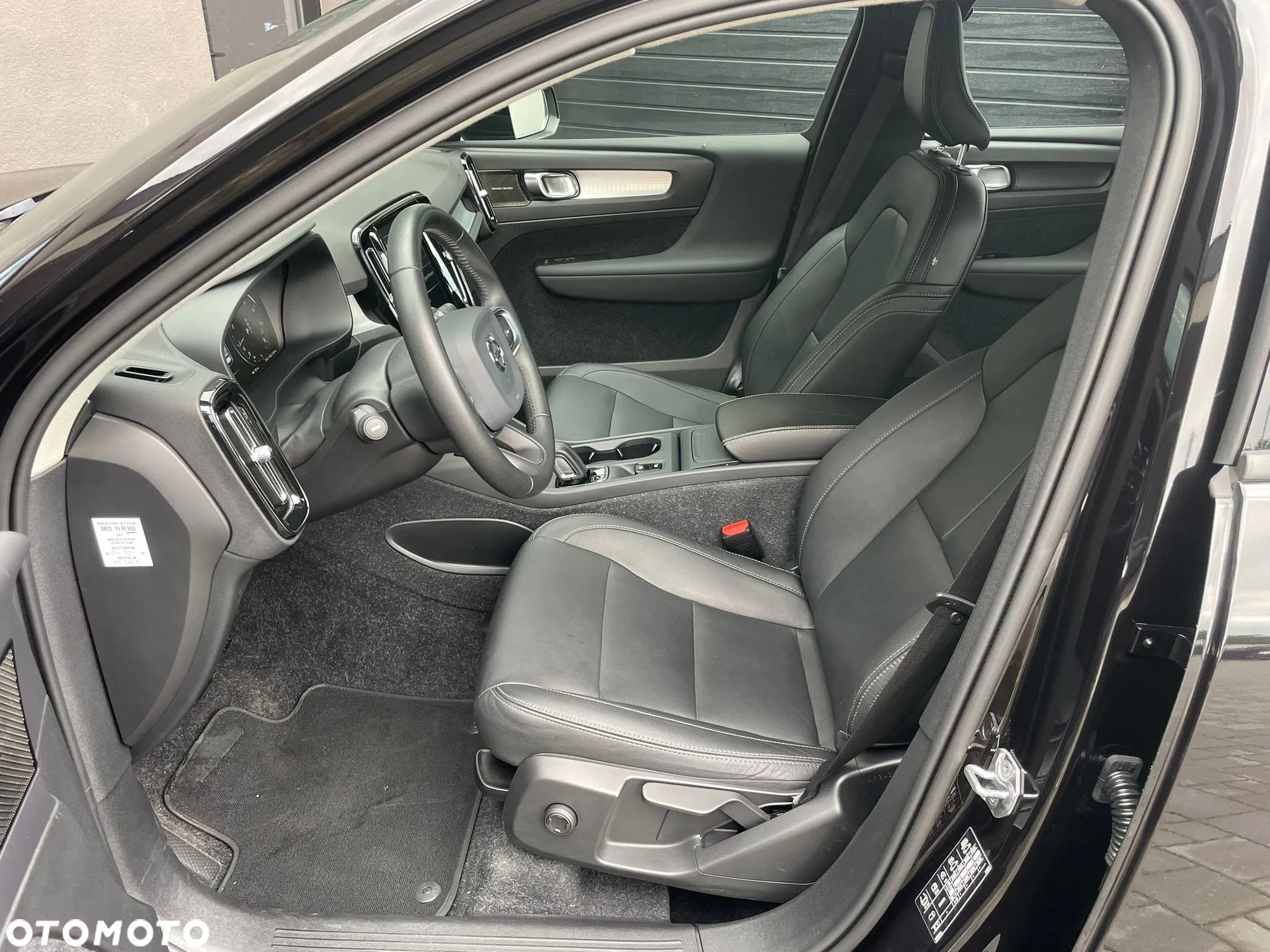 Volvo XC 40 T4 Momentum Pro - 22