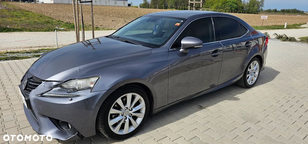 Lexus IS 300h Elegance - 12