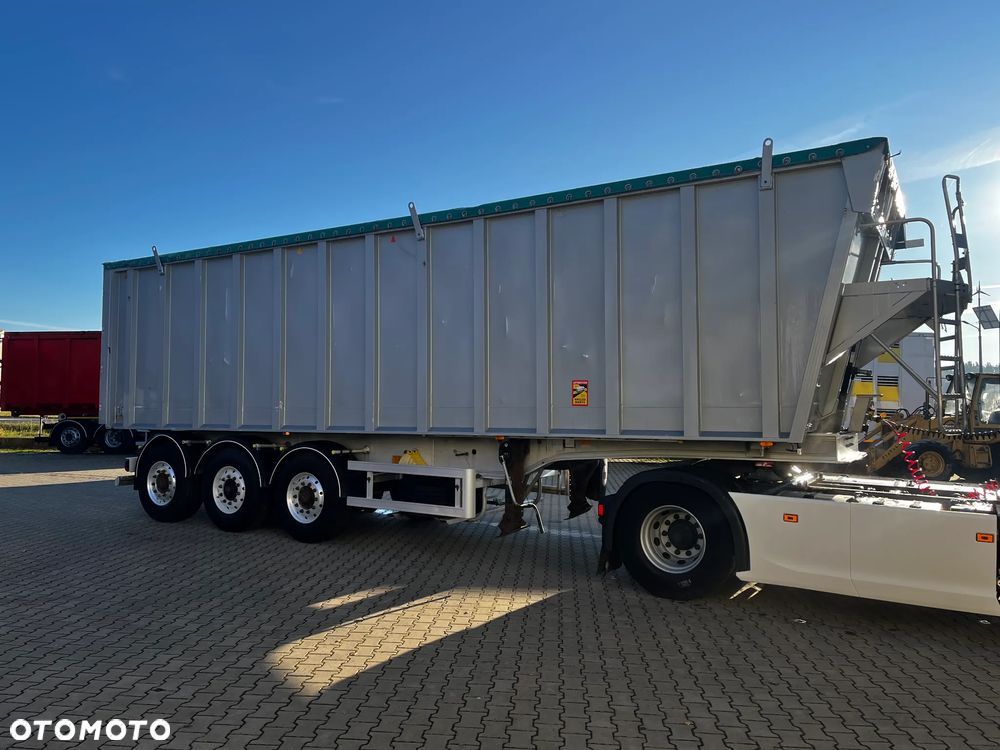 Benalu 52m3 SPROWADZONA Z FRANCJI  CAŁA ALUMINIOWA OŚ PODNOSZONA FELGI ALUMINIOWE LEKKA  5,7 T