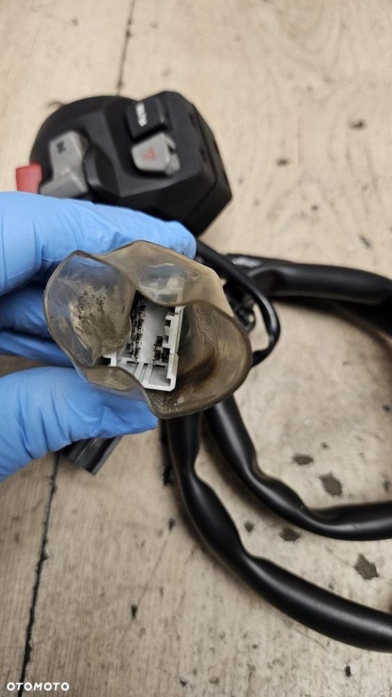 Przełącznik prawy Honda CRF 1000 Africa Twin  35130-MJP-G82 - 7