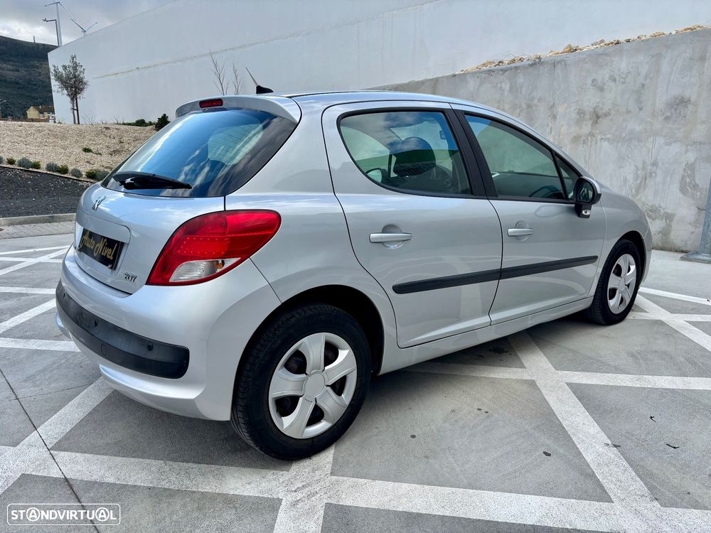 Peugeot 207 1.4 16V Trendy - 13