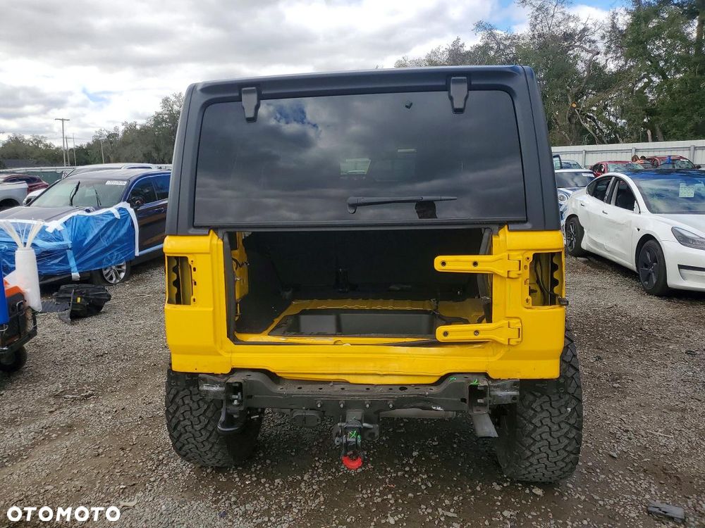 Jeep Wrangler - 9