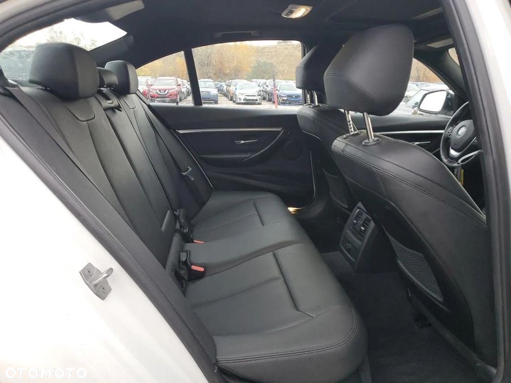 BMW Seria 3 330i GPF Advantage - 9