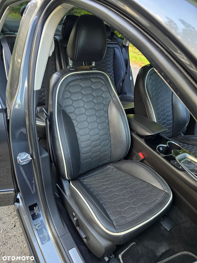 Ford Mondeo Vignale 2.0 Hybrid - 25