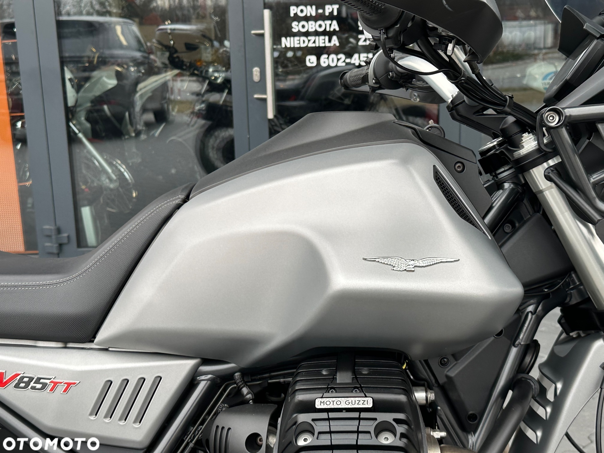 Moto Guzzi V85 - 10