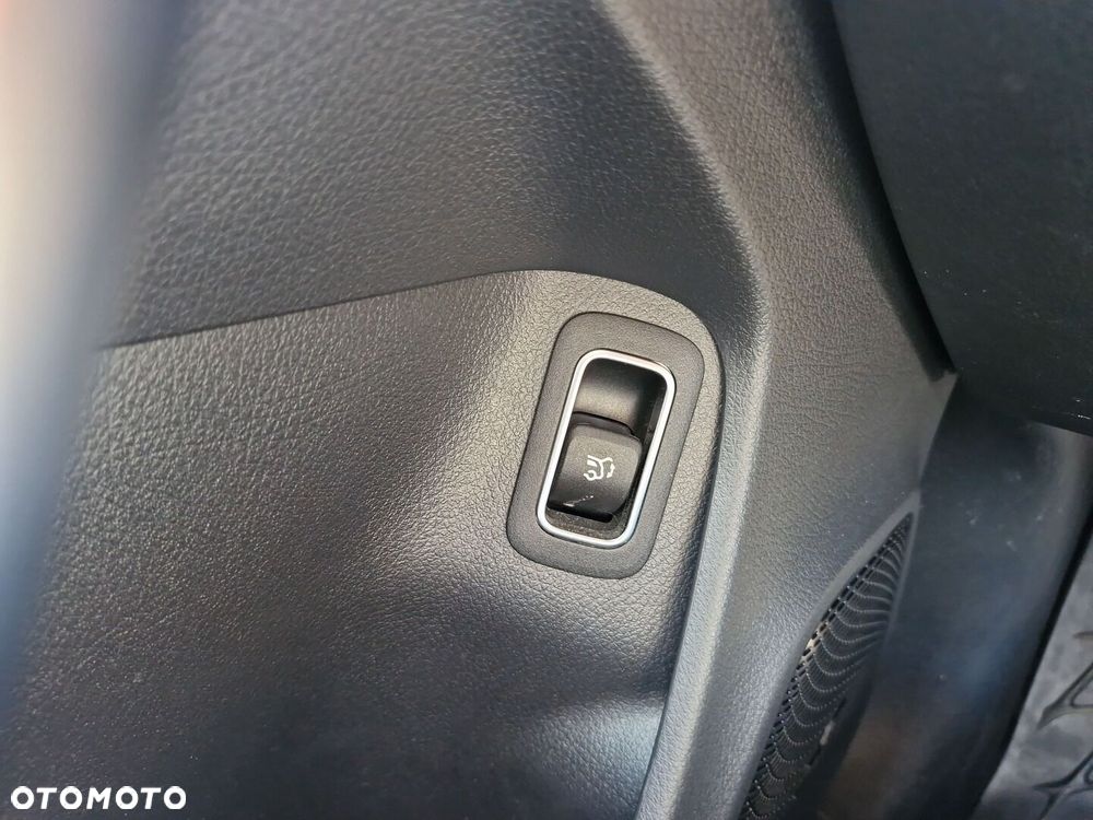 Mercedes-Benz CLA 180 Progressive 7G-DCT - 17